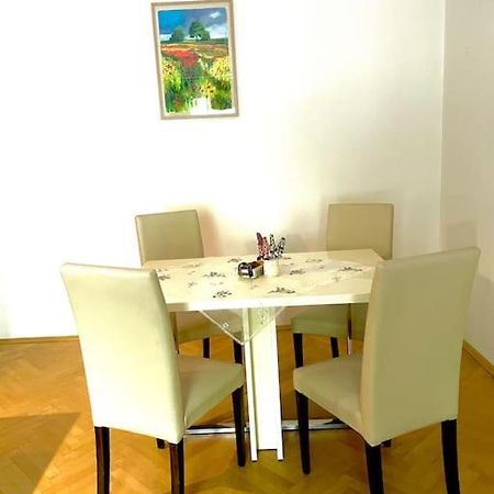 2,5 Izbovy Apartman V Ruzinove S Parkovanim Zdarma Bratislava Ngoại thất bức ảnh