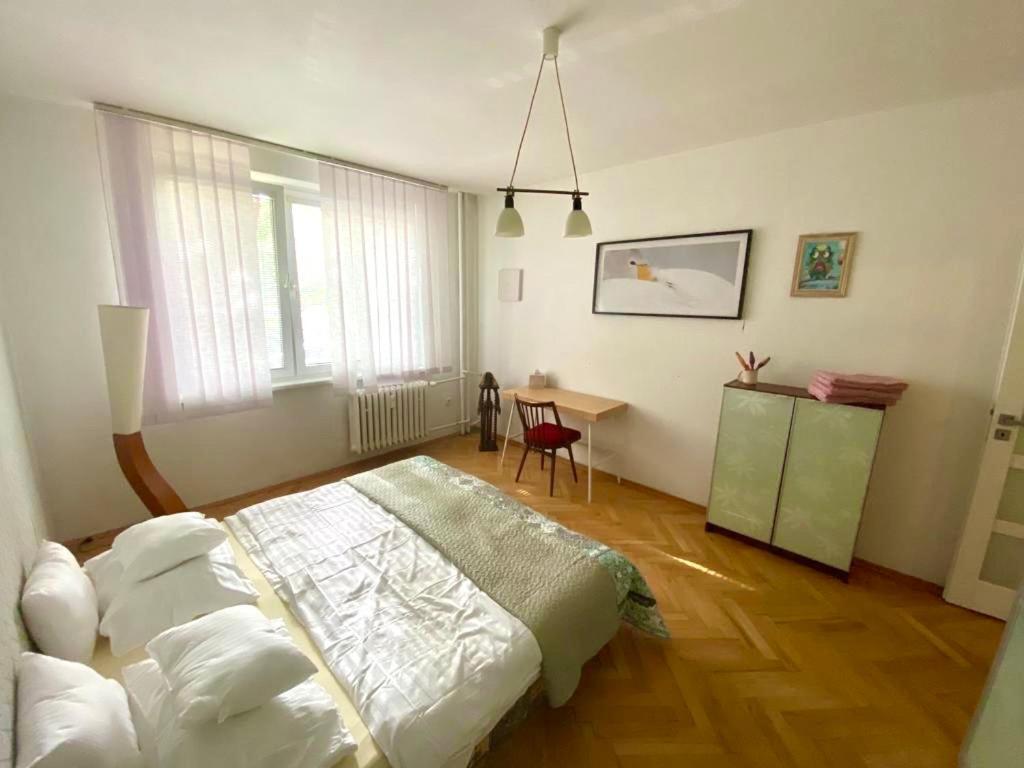 2,5 Izbovy Apartman V Ruzinove S Parkovanim Zdarma Bratislava Ngoại thất bức ảnh